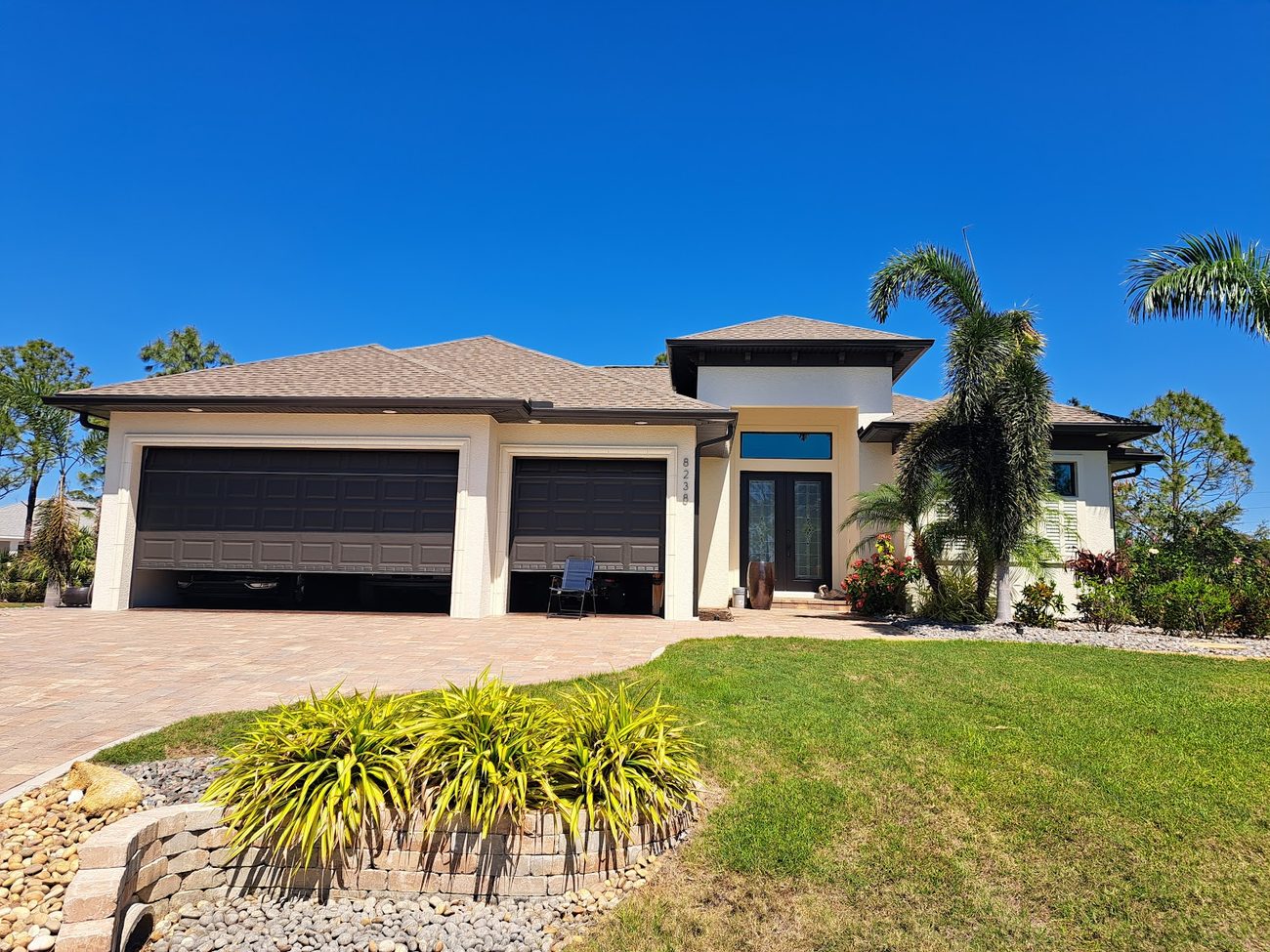 Seamless gutters on a home in Orange Park, FL